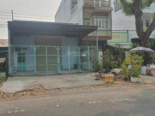 Cần tiền bán gấp mặt bằng kho 200m2 ( 8mx25m)