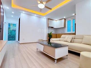 Hơn 6 tỷ, nhà đẹp trung tâm ngã tư sở, ngõ thông, kinh doanh nhỏ, 5 tầng, 3 ngủ, thoáng.