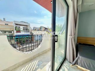 Cho thuê studio ban công siêu thoáng full nội thất, hầm xe, thang máy ngay trần khắc chân pn