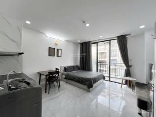 Cho thuê căn hộ 32m2 ban công, thang máy, hầm xe rộng ngay mặt tiền đường nguyễn văn đậu