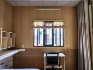 Chính chủ cho thuê phòng full nội thất cửa sổ trời lớn sát phú nhuận