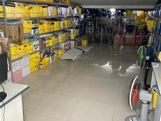 Bán gấp nhà 4 tầng lê hồng phong  quận 10  ngang 3,7m  dài 15m