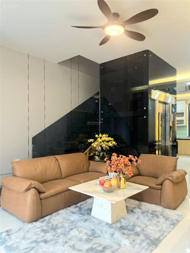 Nhà 5x18m  thang máy  đường 16m kdc phạm hữu lầu phường tân mỹ (quận 7 cũ)