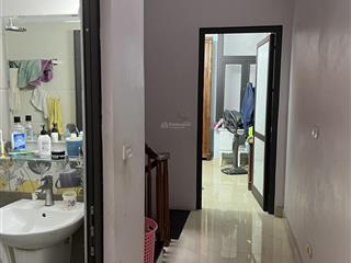 Cho thuê nhà riêng biệt cho hộ gia đình thuê nội thất giường tủ máy giặt đầy đủ