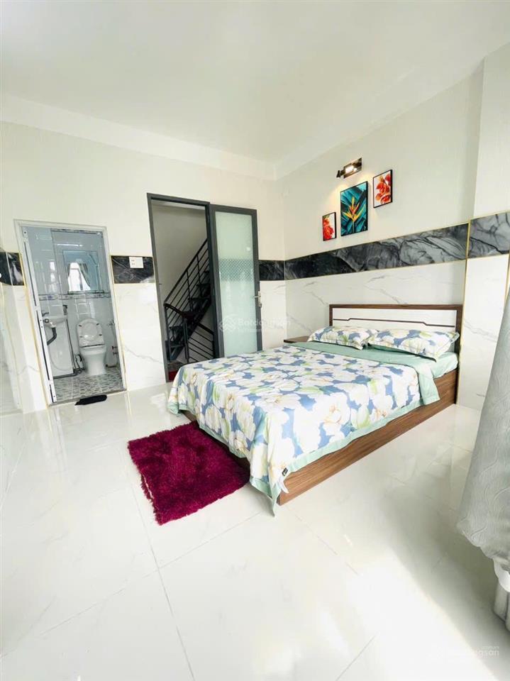 Bán nhà mặt tiền 3 lầu kd đa ngành toạ lạc gần ngay chợ tân sơn