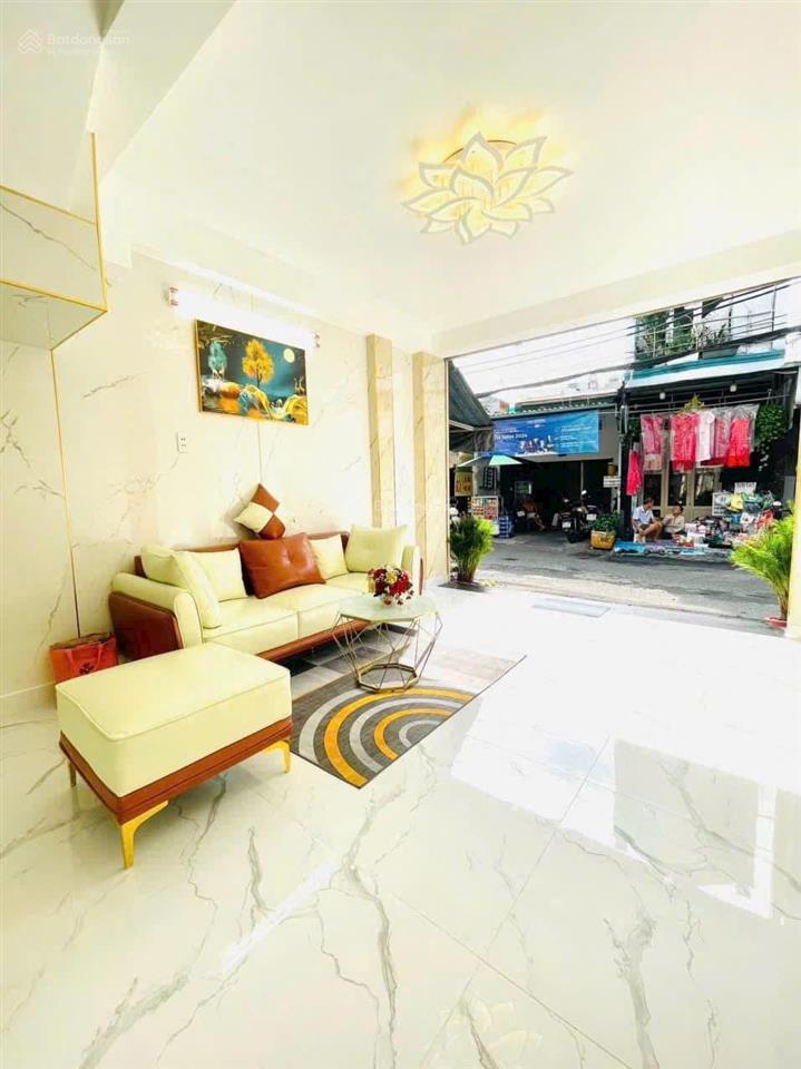 Bán nhà mặt tiền 3 lầu kd đa ngành toạ lạc gần ngay chợ tân sơn