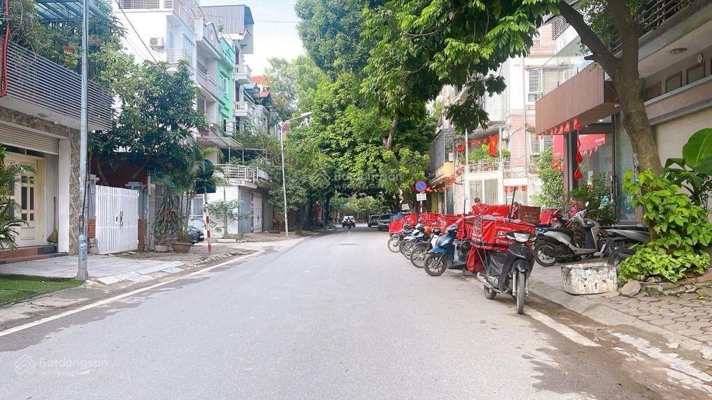 Bán đất mp lai xá.full thổ cư. mt 8.3m. tiện ích ngập tràn.không lỗi không quy hoạch.giá 61 triệu/m