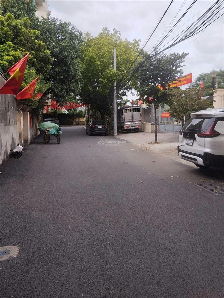 Bán đất mp lai xá.full thổ cư. mt 8.3m. tiện ích ngập tràn.không lỗi không quy hoạch.giá 61 triệu/m