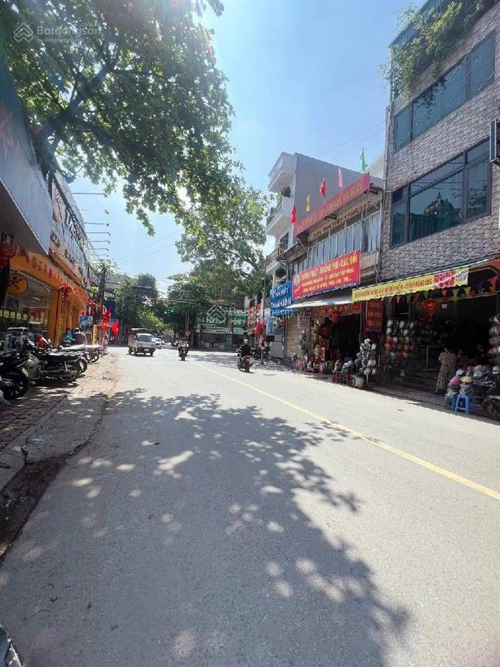 Bán đất mp lai xá.full thổ cư. mt 8.3m. tiện ích ngập tràn.không lỗi không quy hoạch.giá 61 triệu/m