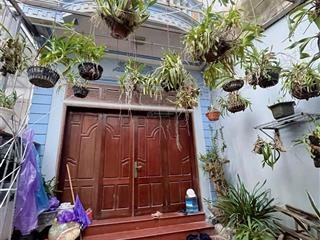 Bán nhà riêng chính chủ 72m2, 4 tầng 1 tum.đầy đủ tiện ích, ngõ thông, đông dân cư.