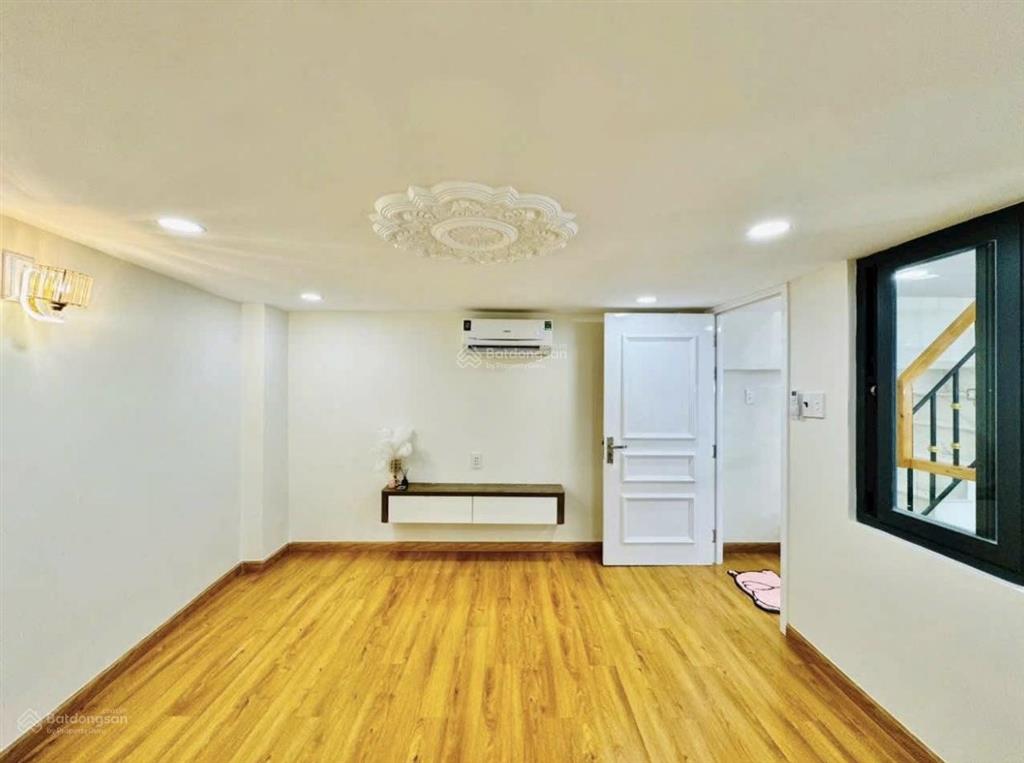 Anh dũng cần bán gấp nhà trần văn đang  quận 3,giá 1tỷ990 ngay mặt tiền, dt 51,6m2  hẻm ô tô