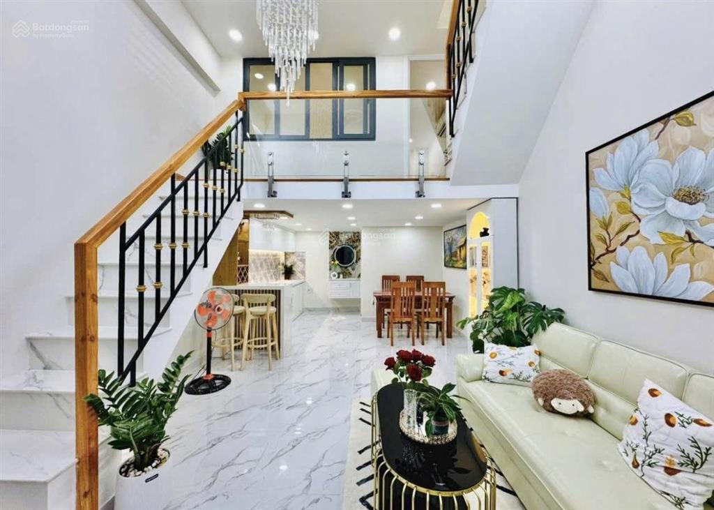 Anh dũng cần bán gấp nhà trần văn đang  quận 3,giá 1tỷ990 ngay mặt tiền, dt 51,6m2  hẻm ô tô