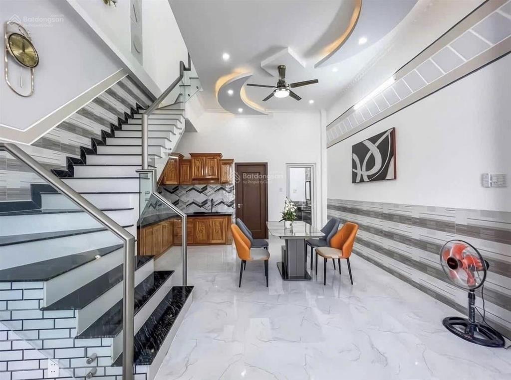 Thanh lý cuối năm nhà hồ học lãm  bình tân 1tỷ980 dt 79m2 hẻm xe hơi, nội thất sẵn ở ngay