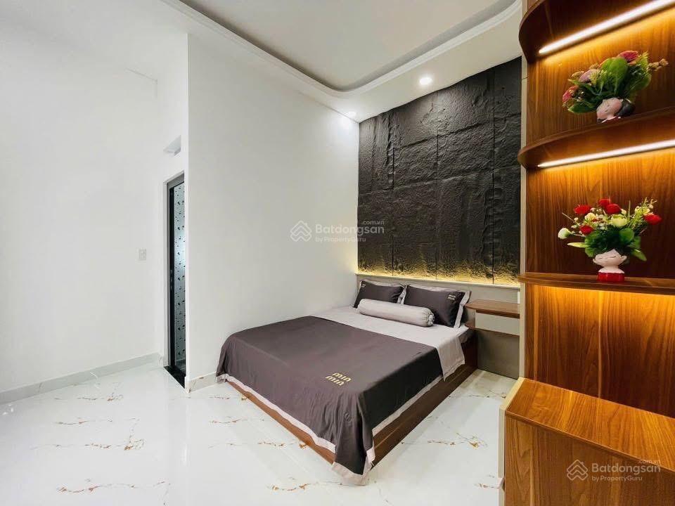 Bán nhà riêng 60m2 đường cách mạng tháng 8quận 10 giá 1tỷ920 hẻm rộng, nội thất sẵn ở ngay