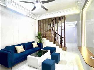 Bán gấp nhà đẹp đống đa 2 mặt thoáng  40m 5tầng 6ngu full nội thất giá hơn 8tỷ