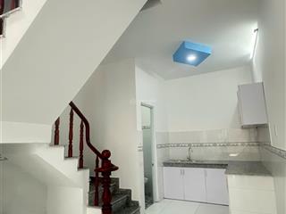 Nhà gần chợ, hẻm ô tô vào vi vu