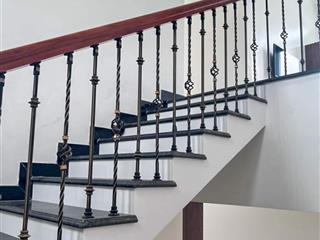 Nhà tôi cho thuê nhà mới, lô góc, 113m2_ 4T; vỉa hè, Giảng Võ-45 Tr