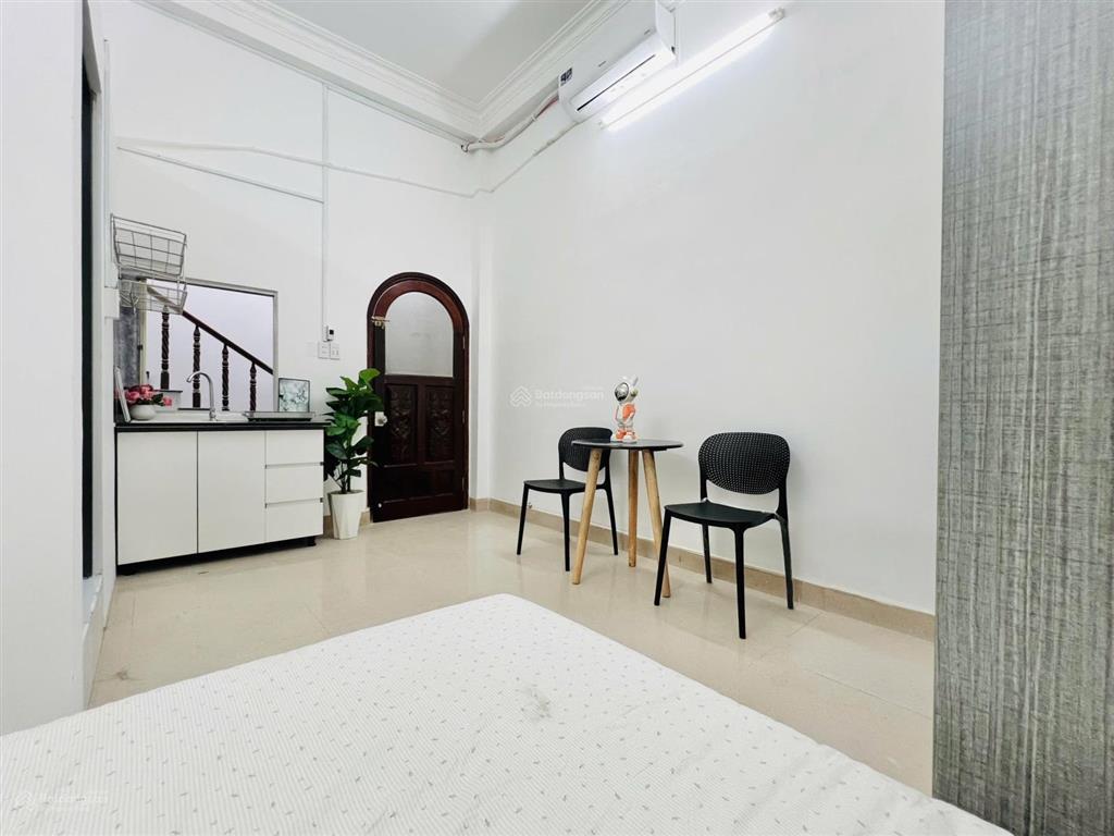 Chdv cửa sổ thoáng mát  nội thất cơ bản  thuận tiện di chuyển