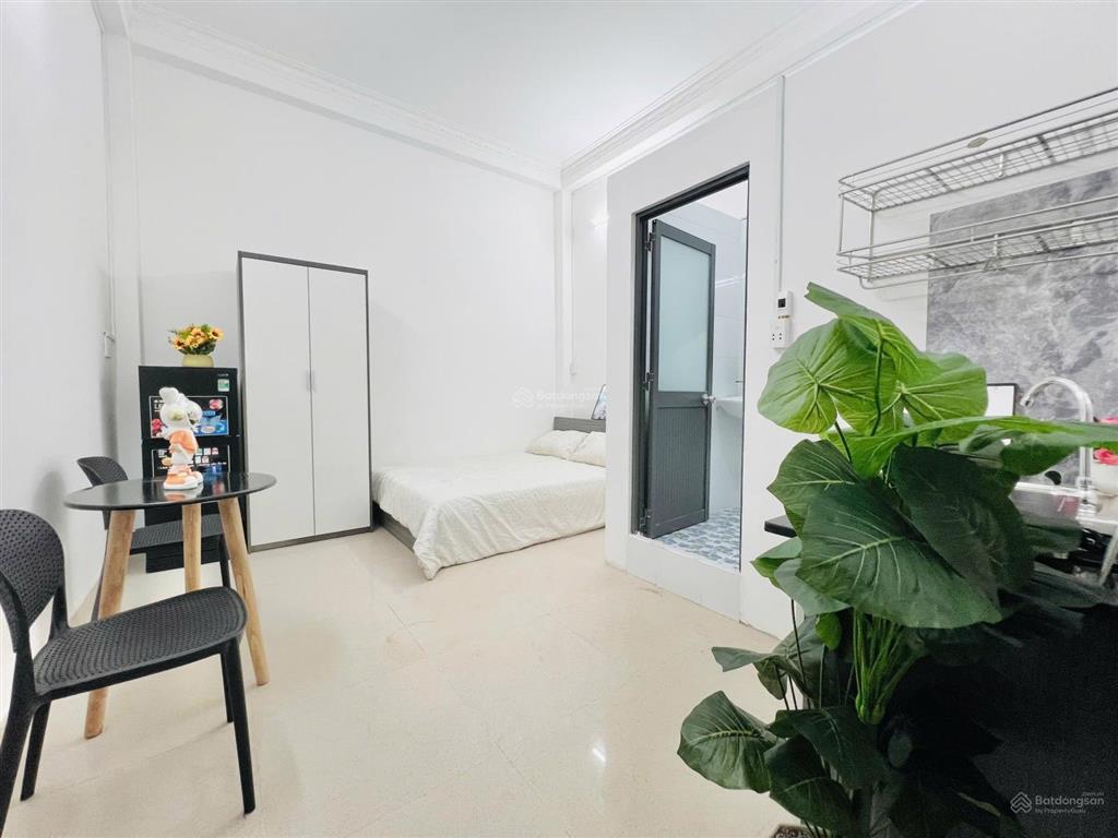 Chdv cửa sổ thoáng mát  nội thất cơ bản  thuận tiện di chuyển