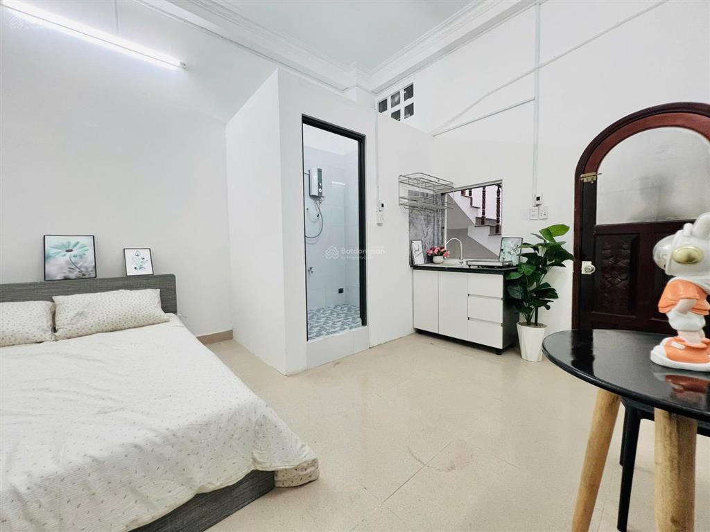 Chdv cửa sổ thoáng mát  nội thất cơ bản  thuận tiện di chuyển
