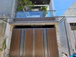 Tôi kẹt tiền cần bán gấp nhà 1 lầu đang ở đường nguyễn hữu trí, ngay chợ đệm, giá 990 trệu