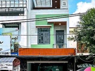 Cần bán gấp nhà 1 lầu 6x20m, ngay chợ bình chánh, đang cho thuê 19tr/tháng