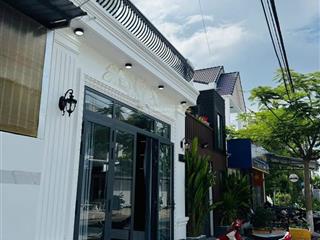 Ocb thanh lý căn nhà gần bưu cục bình chánh , shr , giá tốt .