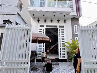 Nhà ngộp bank bán gấp căn 1 trệt , 1 lầu , shr , gần vòng xoay an lạc , giá tốt .