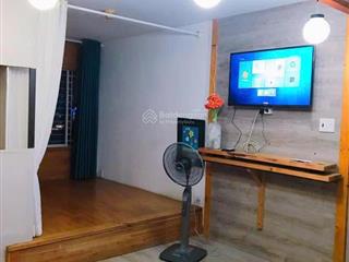 Chính chủ bán căn hộ chung cư 65m2 2pn 2wv full nội thất  sổ hồng đầy đủ, sát vách q1