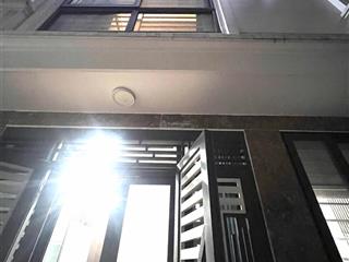 Bán nhà riêng tại đường ngọc hồi, 5,5 tỷ, 30m2, 3pn, 4wc, 5 tầng, hàng hiếm uy tín