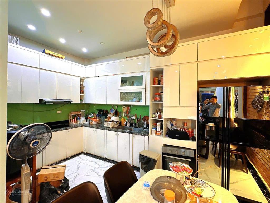 Chính chủ bán nhà phố hoàng cầu, ô chợ dừa, đống đa 48m 5 tầng gara ô tô giá 20,9 tỷ