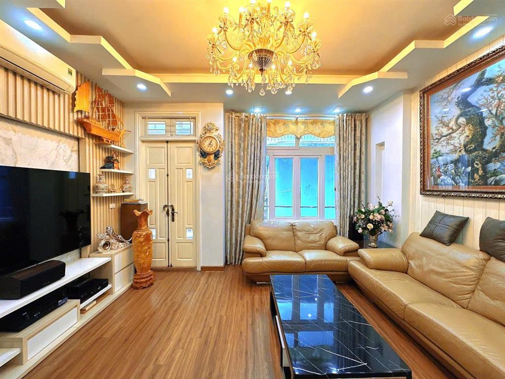 Chính chủ bán nhà phố hoàng cầu, ô chợ dừa, đống đa 48m 5 tầng gara ô tô giá 20,9 tỷ