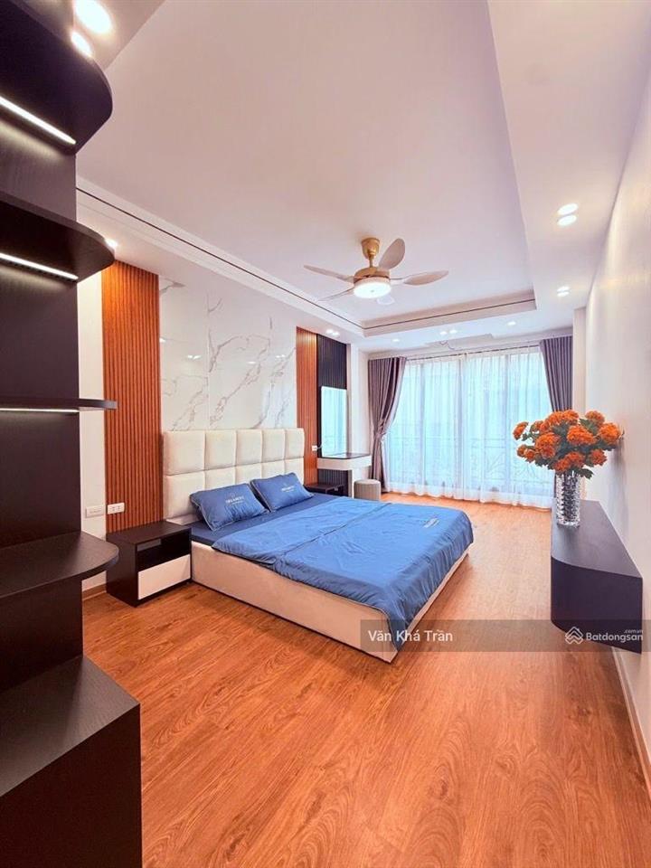 Bán nhà hoàng cầu, đống đa siêu hiếm 7 tầng thang máy 70.5m² giá 25.95 tỷ