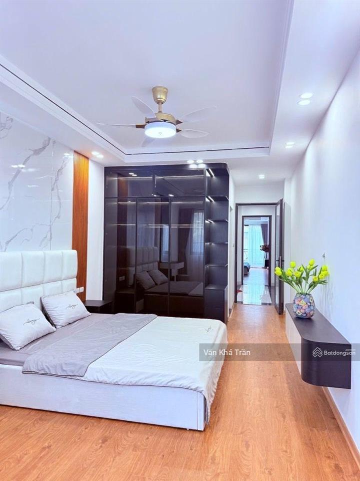Bán nhà hoàng cầu, đống đa siêu hiếm 7 tầng thang máy 70.5m² giá 25.95 tỷ