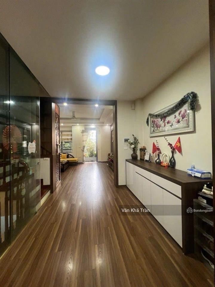 Bán gấp nhà phố hoàng cầu, đống đa lô góc 57m² 5 tầng ô tô tránh kinh doanh 30 tỷ