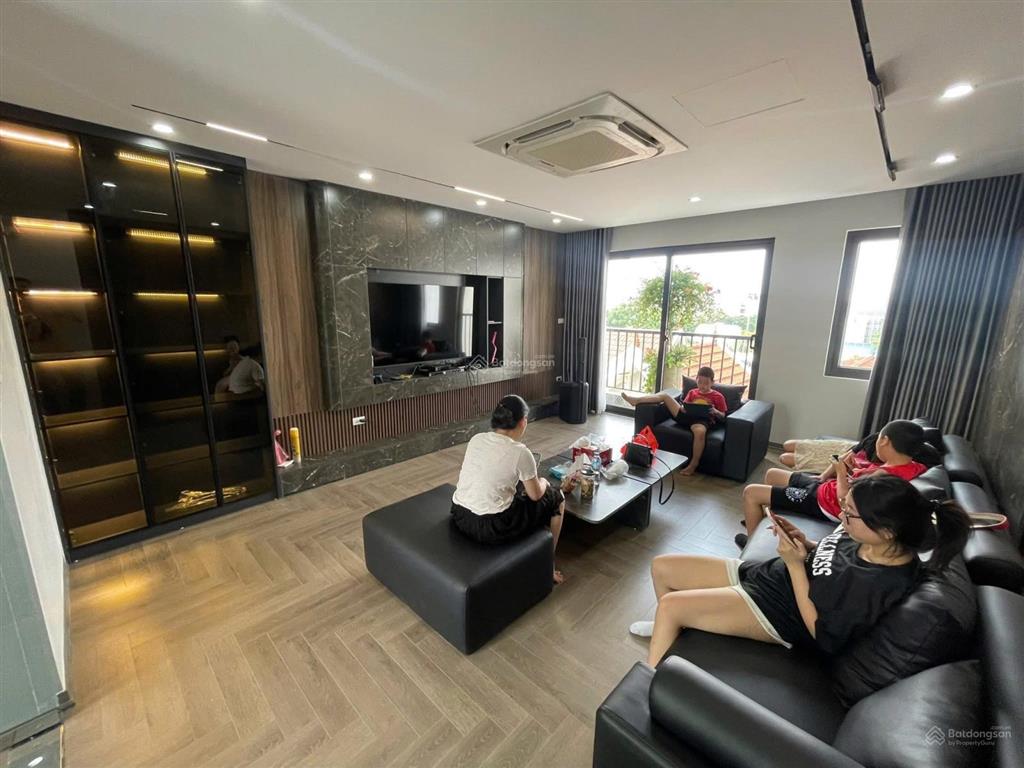 Cực đẹp! phân lô hoàng cầu, 2 ô tô tránh, nhà đẹp, gara ô tô, full nội thất, kinh doanh đỉnh, 71m2