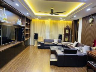 Tầm tiền đầu tư! cách 1 nhà ra phố thái thịnh, mặt ngõ kinh doanh, vị trí tuyệt vời, 45 chỗ đỗ cửa.