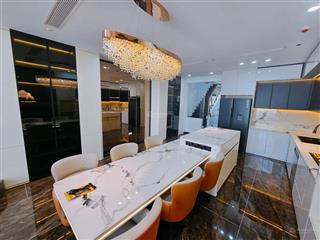 Có 102! huỳnh thúc kháng, phân lô 2 ô tô tránh, vỉa hè rộng, kđ sầm uất, 7 tầng, tm, dt 1 tỉ/năm.