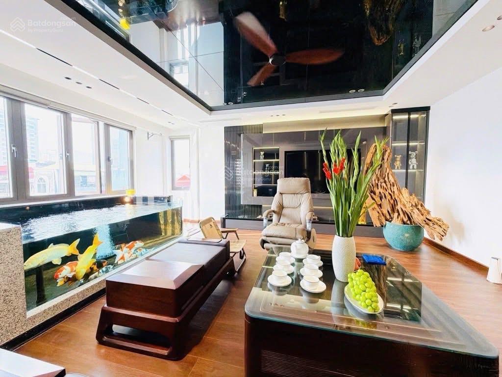 Có 102! huỳnh thúc kháng, phân lô 2 ô tô tránh, vỉa hè rộng, kđ sầm uất, 7 tầng, tm, dt 1 tỉ/năm.