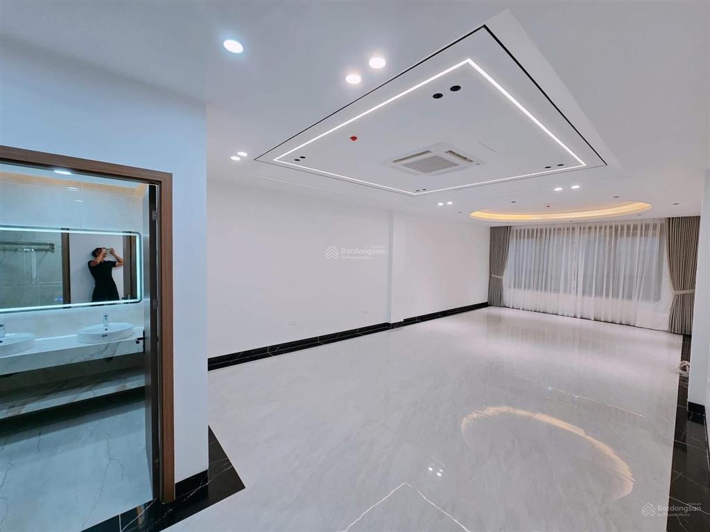 Có 102! huỳnh thúc kháng, phân lô 2 ô tô tránh, vỉa hè rộng, kđ sầm uất, 7 tầng, tm, dt 1 tỉ/năm.