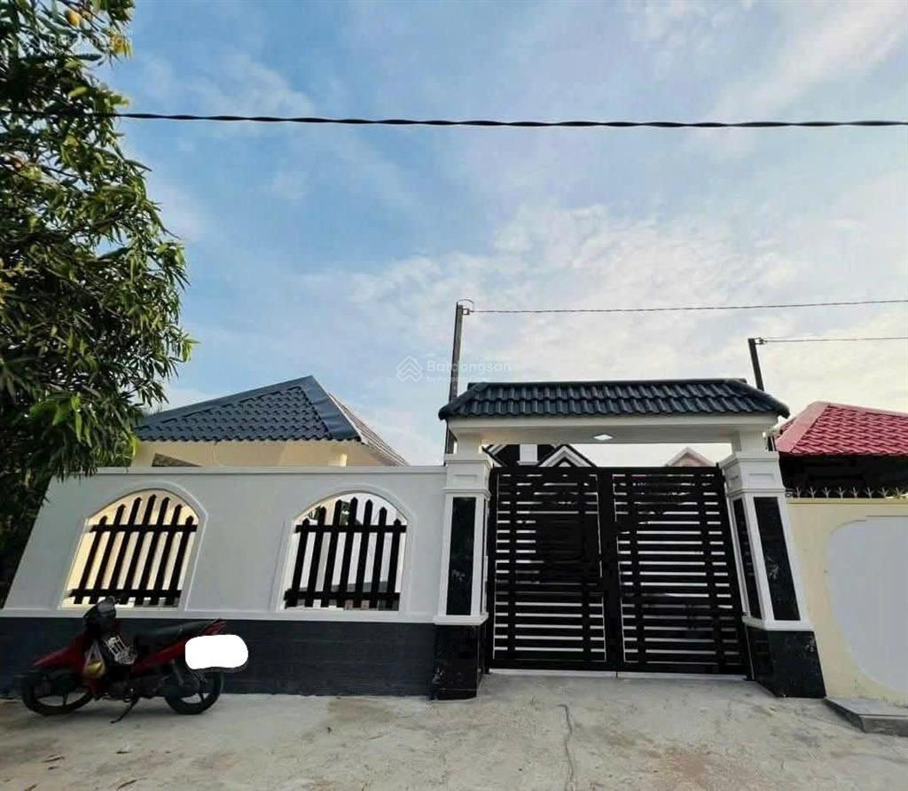 Bán nhà sân vườn cấp 4 siêu rộng thoáng 3pn hương lộ 11, shr 220m2