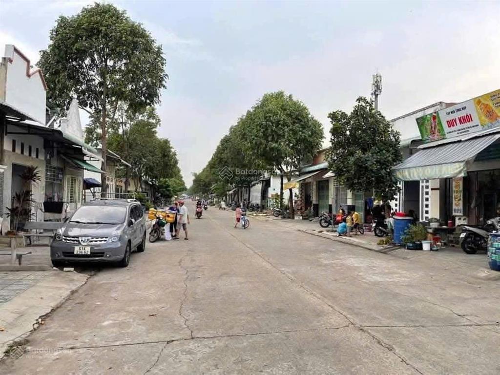 Bán gấp dãy trọ 10x35m, có 20 phòng + 2 kiot thu nhập 42tr ngay kcn tân tạo, gần aeon