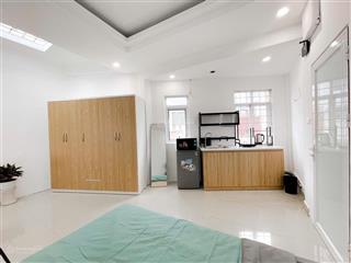 Chdv ba đình nhà 5 tầng thang máy.
8pkk full đồ
giá thuê 33tr có tl
mặt đường ô tô tránh