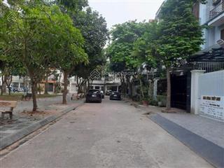 Biệt thự phố chu huy mân, phường phúc đồng. dt 142,5m2, mt 8m, view vườn hoa. hai mặt đường