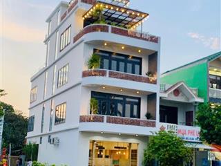 Toà căn hộ 5 tầng  view biển mỹ khê  có hồ bơi & thang máy  góc 3 mặt tiền siêu hiếm