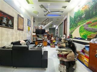 Cô chú dọn về quê ở cần bán căn nhà dt 54,6m2, ngô đức kế, p. 12, q. bình thạnh, shr