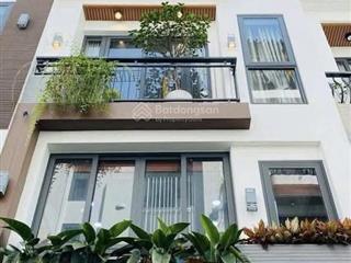 Gồng lãi ngân hàng bán gấp nhà sư vạn hạnh,quận 10giá4tỷ220/64,4m2(4,6x14)thích hợp kinh doanh