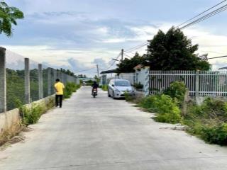 Nhà vườn dừa cây ăn trái với gara nhà kho và 2 mặt tiền