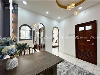 Chính chủ cho thuê căn hộ mới 100%  2pn rộng rãi full nội thất ngay etown tân bình