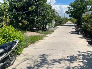 Đất nền ngay sân bóng gò vua  đất dân sổ đầy đủ  giá 1tỷ3 (chốt nhanh có thể thương lượng giá)